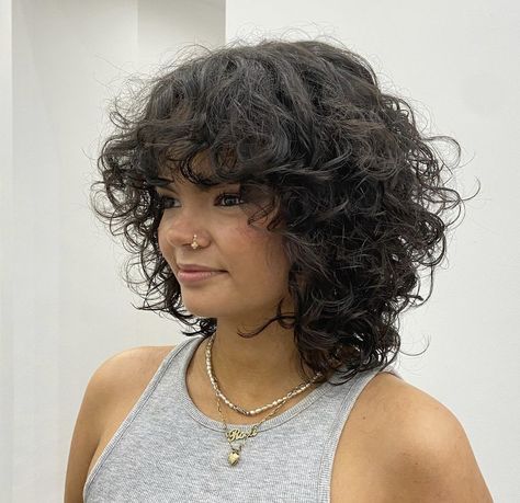 Curly Hair With Layers Short, Layer Short Curly Hair, Shag Wavy Hair Short, Short Shaggy Haircuts Choppy Layers Shag Hairstyles Curly, Shaggy Curly Hair Round Face, Curly Hair Haircut Layers Short, Layers In Short Curly Hair, Short Hairstyle Women Curly Layered, Short Curly Coloured Hair