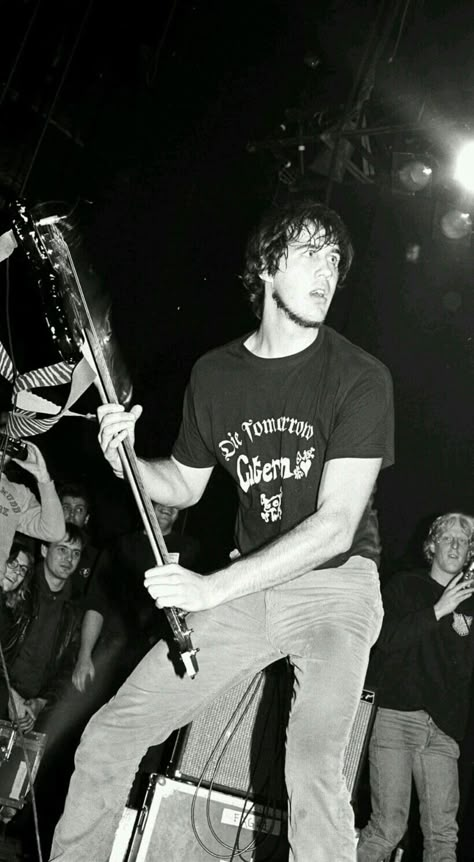 Krist Novoselic Krist Novoselić 90s, Nirvana Pictures, Where Did You Sleep Last Night, Krist Novoselic, Krist Novoselić, Elvis In Concert, Rory Gallagher, Kurt Cobain Nirvana, Nirvana Kurt Cobain