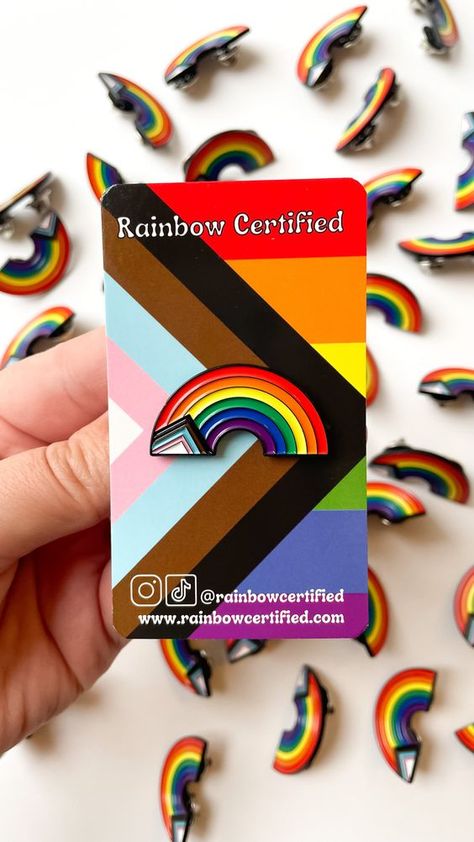 The product arrived fast in good condition good packing Cool Badges, Pride Pins, Lgbtq Support, Rainbow Gifts, Queer Femme, Pride Week, Nice Glasses, Rainbow Pin, Lgbtqia Pride