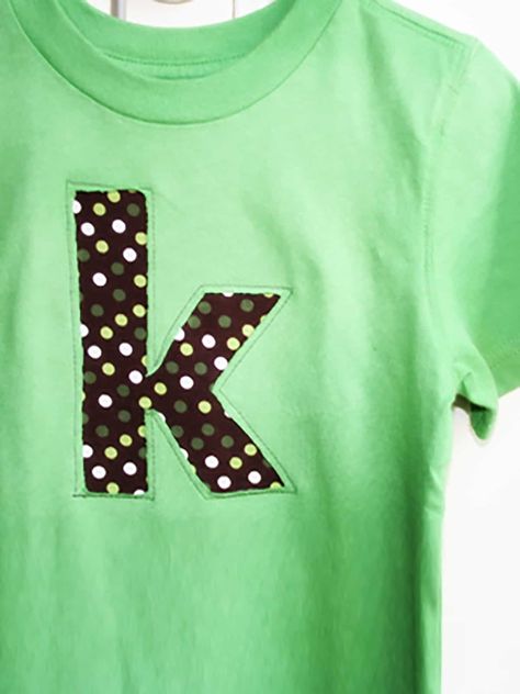 Sewing Letters On Shirt, Reverse Applique Designs, Reverse Applique Tutorial, Sewing Letters, Letter Applique, Applique Letters, Applique Sweatshirt, Applique Tutorial, Boutique Clothing Store