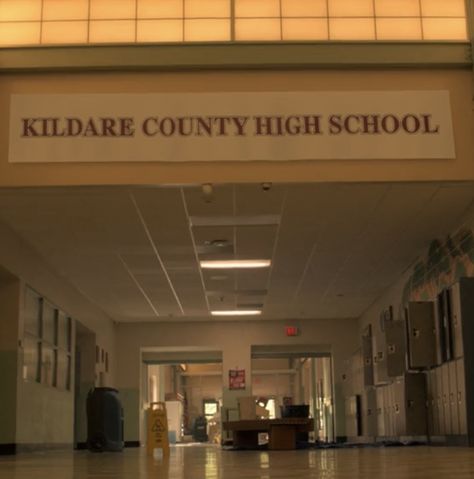 Kildare County High School Outer Banks, Kildare County High School, Kooks Obx Aesthetic, Outer Banks Shifting Visualization, Obx Shifting Visualization, Obx Visualization, Obx Visuals, Outerbanks Aethstetic, Pogue Life Aesthetic