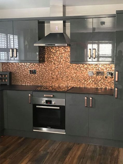 Mum-of-two Emma Cox revamped her kitchen using 1p coins she'd collected Penny Countertop, Penny Floor Designs, Penny Decor, Penny Wall, Creative Kitchen Backsplash, Penny Backsplash, Statement Kitchen, Penny Floor, Backsplash Patterns