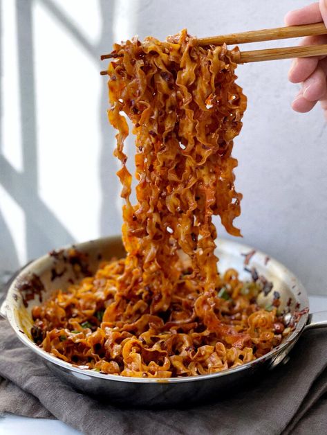 Crispy Chili Oil Noodles, Spicy Chili Noodles, Chili Crisp Peanut Noodles, Chinese Spicy Noodles, Chili Crunch Noodles, Chilli Crisp Noodles, Squiggly Noodles Recipe, Din Tai Fung Spicy Noodles Recipe, Chili Crisp Recipe Ideas