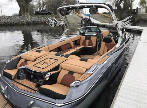 Pontoon Boats Ideas, Speed Boats Racing, House Boats For Sale, Mastercraft Boat, Malibu Boats, Boat Upholstery, Wakeboard Boats, Cruiser Boat, Boat Racing