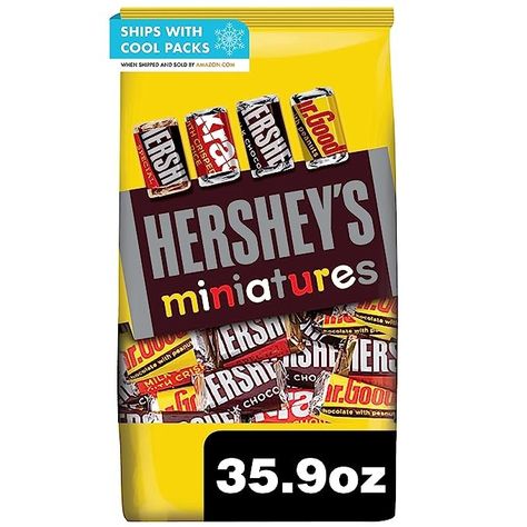 HERSHEY'S Miniatures Assorted Chocolate, Halloween Candy Party Pack, 35.9 oz Easter Candy Bar, Pink Candy Buffet, Choco Chocolate, Individually Wrapped Candy, Hershey Chocolate Bar, Hershey Miniatures, Chocolate Snacks, Candy Party Favors, Chocolate Candy Bar