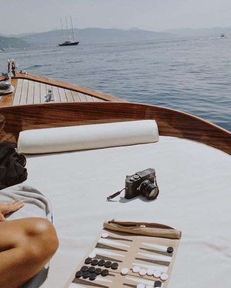 Yacht Club Aesthetic, Riley Harper, Yacht Aesthetic, Outfits Minimalist, Beach Luxury, Boat Life, Yacht Life, Coastal Life, Shoes Luxury