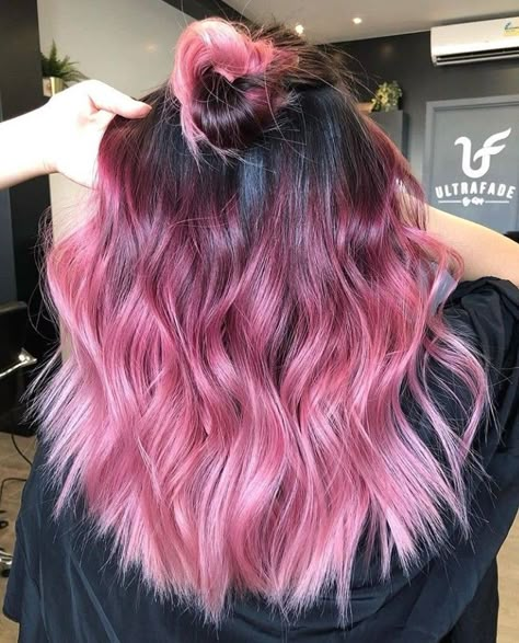 Blonde Ombre Hair, Pink Ombre Hair, Hair Color Unique, Creative Hair Color, Hair Streaks, Hair Color Shades, Pretty Hair Color, Hair Color Pink, Ombre Hair Color