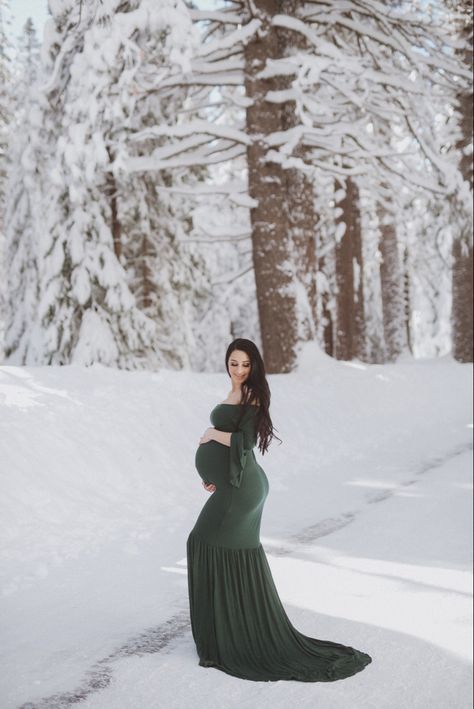 Maternity Dresses For Photoshoot Winter, Christmas Card Photo Ideas Pregnant, Maternity Photo Shoot In Snow, Winter Maternity Dress Photo Shoots, Winter Snow Maternity Photoshoot, Maternity Photo Shoot Ideas Snow, Outdoor Winter Maternity Shoot Snow, Winter Forest Maternity Shoot, Maternity Photography December