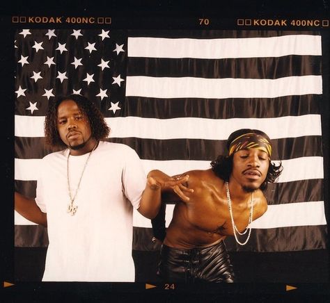 Today in 2000, Outkast released their classic 4th album, Stankonia. With records like “Ms. Jackson”, “So Fresh, So Clean” & more, the album peaked at #2 on the Billboard 200. Since release, Stankonia has been certified 5x platinum by the RIAA. 💿💿💿💿💿 #Outkast #00s #HipHop #BigBoi #Andre3000 #ML3ForTheCulture Outkast Andre 3000, Anti Money Laundering, Goodie Mob, Paradise Bird, Men Masculine, Andre 3000, 00s Nostalgia, Hip Hop Classics, 2000s Outfit