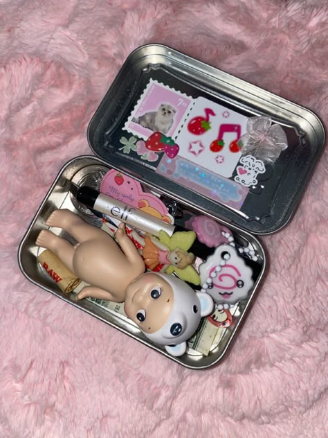 Altoid Tin Gifts, Altoids Box Ideas, Tin Box Crafts, Altoids Wallets, Diy Trinket Box, Altoid Wallet, Altoid Tin Ideas, Tin Wallet, Altoids Wallet