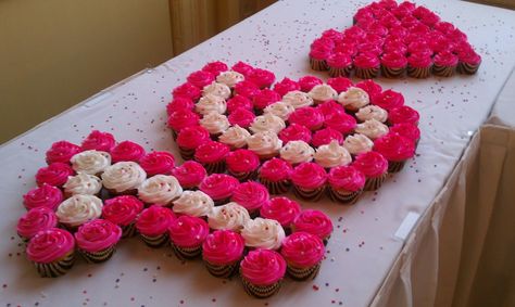 Cupcakes shaped like 16 16 Cupcake Cake, Cupcake Cake Ideas, 16 Cupcakes, Sweet 16 Cupcakes, Teen Cakes, Birthday Cakes For Teens, Cake Wrecks, Sweet 16 Birthday Cake, Sweet 16 Cakes