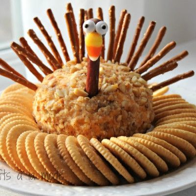 Thanksgiving Food List, Turkey Cheese Ball, Thanksgiving Fruit, Thanksgiving Snacks, Turkey Cheese, Thanksgiving Treats, Cheese Ball Recipes, Thanksgiving Dishes, Thanksgiving Appetizers