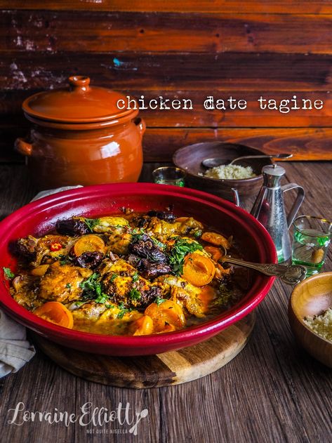 Tagine Recipes Chicken, Making Couscous, Tagine Cooking, East Recipes, Chicken Tagine, Apricot Chicken, Moroccan Cooking, Cook Meat, Tagine Recipes