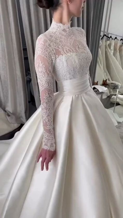 Bride Dress Simple, Modest Wedding Gowns, Classy Wedding Dress, Pretty Wedding Dresses, Fancy Wedding Dresses, White Wedding Dress, Dream Wedding Ideas Dresses, Classy Wedding, Long Sleeve Wedding