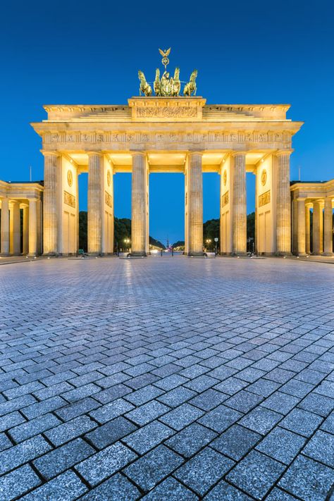 Best Things To Do In Berlin - Lifestyle & Travel Blog Hannah Hock, Germany Project, Berlin Germany Photography, Berlin Photography, Berlin Travel, Germany Photography, Germany Berlin, Brandenburg Gate, Berlin City