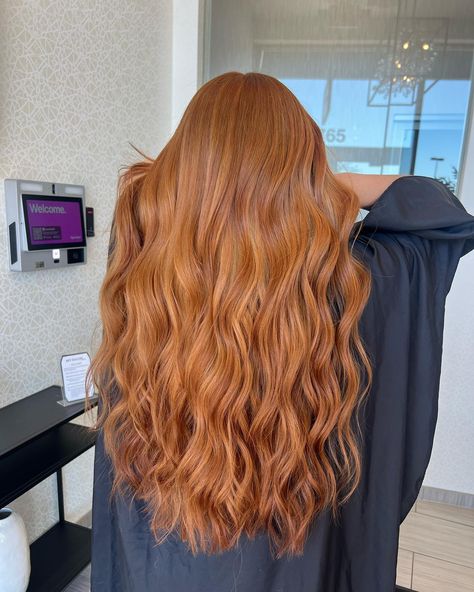 Stylish Hair Trends Unveiled Honey Copper Balayage, Hair Highlight Trends, Winter Balayage, Hottest Haircuts, Balayage Styles, Gold Balayage, Honey Balayage, Gray Balayage, Copper Balayage