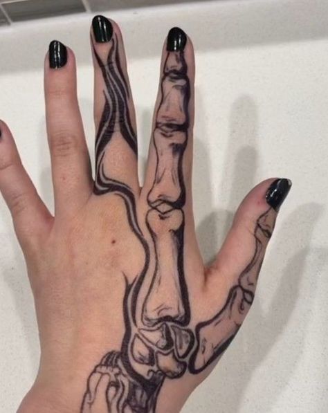 Bone Hand Tattoo, Skeleton Hand Tattoos, Tattoo Main, Mekap Mata, Tato Henna, Pretty Hand Tattoos, Pen Tattoo, Bone Tattoos, Sharpie Tattoos