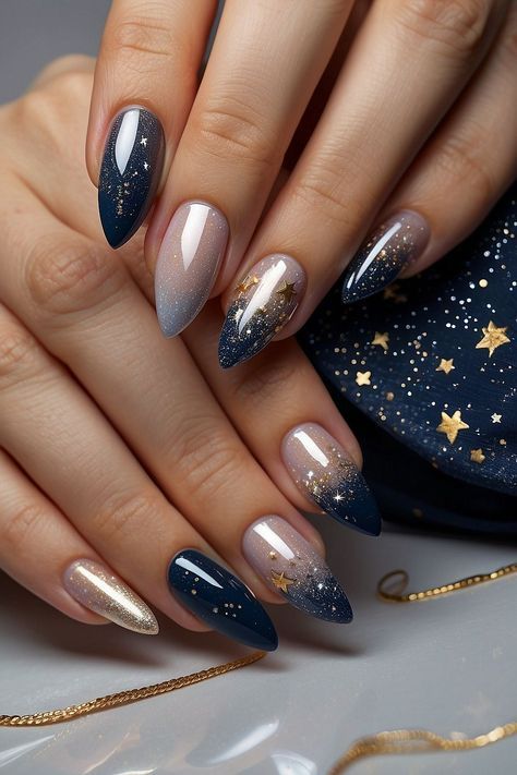 Dark Blue Nails Ombre, Fall Blue Nail Designs, Holiday Nail Inspo 2024, Nail Art Designs Dark Colors, New Eve Nails, Nail Ombre Designs, 2025 Nail Designs, Ombre Tip Nails, Classy Nails Winter