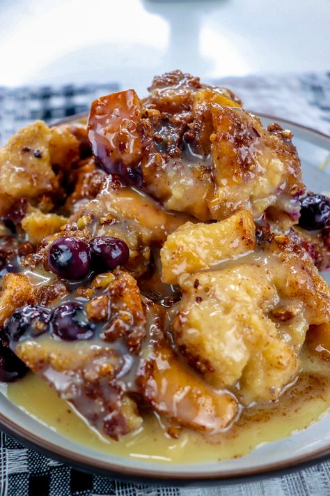 The Best Blueberry Bread Pudding With White Chocolate Sauce Best Blueberry Bread, Desserts For Winter, Dessert Souffle, Bread Pudding Sauce, Blueberry Bread Pudding, White Chocolate Bread Pudding, Best Bread Pudding Recipe, Best Bread Pudding, Chocolate Sauce Recipes