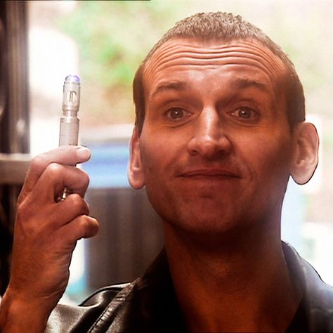 Ninth Doctor Icon, Doctor Who Icons, Celebrities To Draw, I Am Doctor, Doctor Icon, Doctor Who 9, The Ninth Doctor, Monkey Brain, 9th Doctor