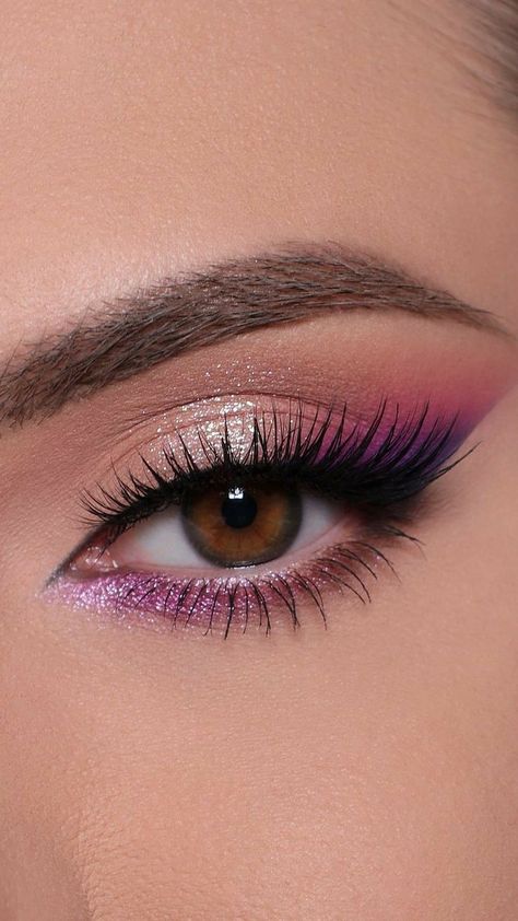 Neutral Eye Makeup With A Pop Of Color, Color Smokey Eye Makeup, Silver Purple Eye Makeup, Colorful Makeup For Brown Eyes, Make Up Purple Eyes, Purple And Silver Makeup, Color Smokey Eye, Fashion Makeup Looks, Colorful Makeup Looks