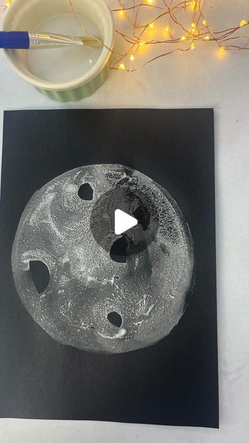 Little Happy Learners | Sophie David on Instagram: "🌙SALT MOON 🌙 There’s so much you can do with the moon theme! This one was my favourites - so simple and the kids thought it was magic. Just water, salt and a paintbrush on black paper. We played around with this for ages and used a hair dryer to dry it so the kids could really enjoy the process. I don’t care what anyone says… the moon is so pretty that 5 random crafts are just not enough!!! We have absolutely loved doing all things moon this week. Things we haven’t shared: Papier mache balloon moons Fizzy moons with bicarb and vinegar Chalk moons I implore you to go and enjoy the moon! Enjoy. #mooncraft #moonactivities #wintercraftsforkids #activitiesforkids #activitiesfortoddlers" Kindergarten Moon Activities, Moon Preschool Craft, Moon Activities For Preschool, Moon Crafts Preschool, Space Crafts For Preschoolers, Black Paper Craft, Moon Crafts For Kids, Moon For Kids, Moon Craft