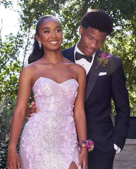 Cute Dresses For Graduation, Chance Combs, Prom Photoshoot Ideas, Dresses For Graduation, Prom 2025, Prom Photoshoot, Prom Couples, Prom Pics, Matric Dance