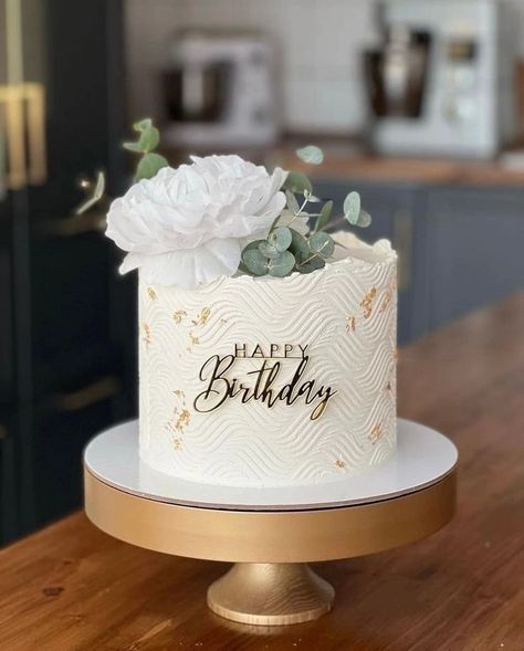 50th Birthday Cake For Women, Birthday Cake For Women Elegant, Birthday Cake For Women Simple, Modern Birthday Cakes, Decorate A Cake, Birthday Cake Decorating Ideas, Birthday Cake With Flowers, 30 Birthday Cake, Elegant Birthday Cakes