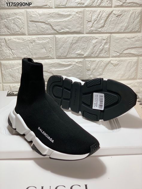 Balenciaga sock boots high tops sneakers Balacienga Shoes, Sock Sneakers Outfit, Balenciaga Sock Shoes, Balenciaga Sneakers Outfit, Tenis Balenciaga, Balenciaga Socks, Lion Fashion, Balenciaga Sock, High Tops Sneakers