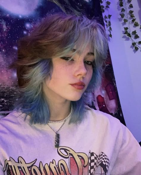 Short Dyed Hair, Short Grunge Hair, Dyed Hair Inspiration, Hair Inspiration Short, Wolf Cut, Hair Stylies, Alternative Hair, Fluffy Hair, Dye My Hair