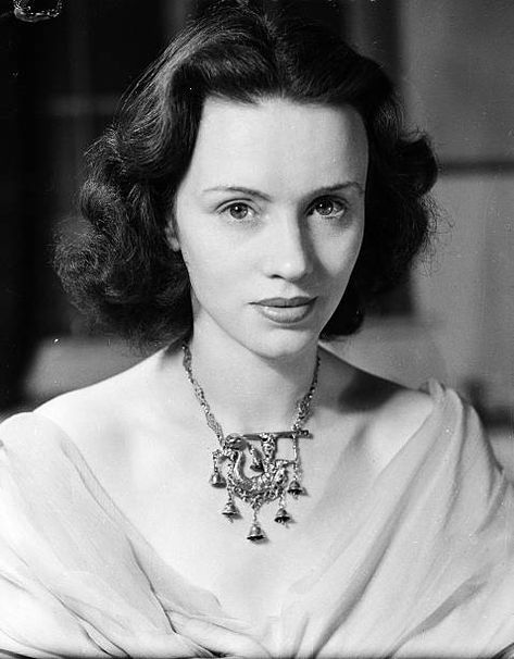 Jessica Tandy Pictures and Photos - Getty Images Blanche Dubois, Jessica Tandy, Driving Miss Daisy, A Streetcar Named Desire, Tony Award, Classic Actresses, Most Beautiful People, Character Actor, Film And Tv