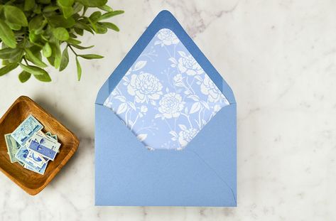 How to DIY Envelope Liners for Your Wedding Invitations Diy Envelope Insert, Diy Envelope Liners How To Make, Pocket Envelope Wedding Invitation, Assembling Wedding Invitations, Wedding Invitations Envelope Liners, Diy Envelope Liners, Envelope Liner Template, Photo Envelope, Floral Envelope Liner