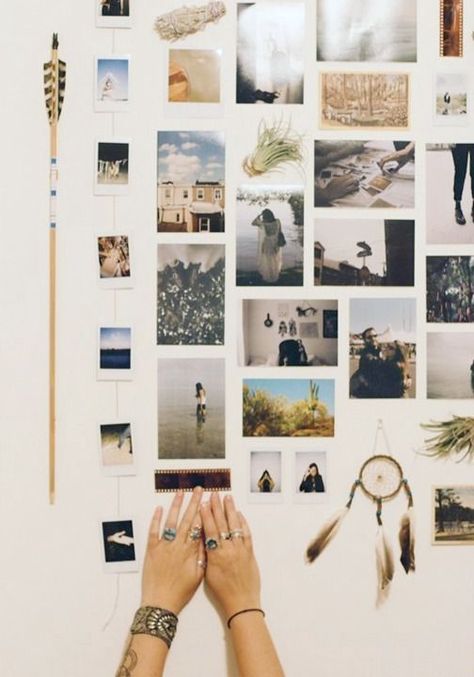 Start planning your dorm room decor with this helpful guide on how to hang pictures creatively. Zimmer Diy, Collage Foto, Room Deco, Room Goals, Hanging Pictures, Dorm Room Decor, My New Room, Photo Displays, New Room