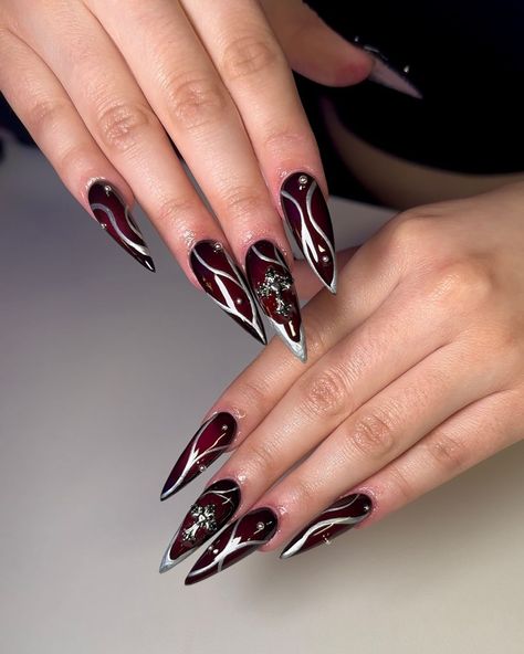 Imnotperfectbutmynailsare | #airbrush #auranails #gothnails #metalnails #edgynails #nailart #naildesign #nailjunkie #nailinspiration #stilletonails #stilletonail… | Instagram Alt Goth Nails, Vampire Fang Nails, Vampire Nails Gothic, Tech Nails, Black Silver Nails, Vampy Nails, Vampire Nails, Fox Nails, Punk Nails