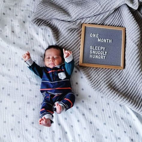 Monthly Baby Photos Boy, Baby Captions, Baby Boy Newborn Pictures, Baby Boy Newborn Photography, Baby Milestones Pictures, One Month Baby, Monthly Baby Pictures, Baby Milestone Photos, Milestone Photos