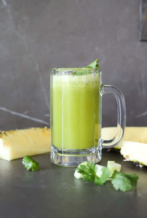 Looking to give your body a healthy reset? This pineapple and cucumber detox juice recipe is a delicious way to give your body a boost of essential nutrients while helping clean your colon and flush Healthy Reset, Cleanse Juice Recipes, Pineapple And Cucumber, Juice Pulp Recipes, Colon Cleanse Drinks, Pineapple Cucumber, Pulp Recipes, Cleanse Drink, Pulp Recipe