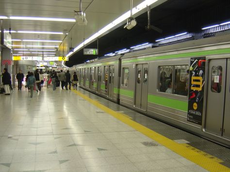 Shibuya train station Fantasy Currency, Jjk Shifting, Blender Reference, Consumer Profile, Shibuya Station, Shifting Visuals, Life In Japan, Shibuya Tokyo, Scenery Background