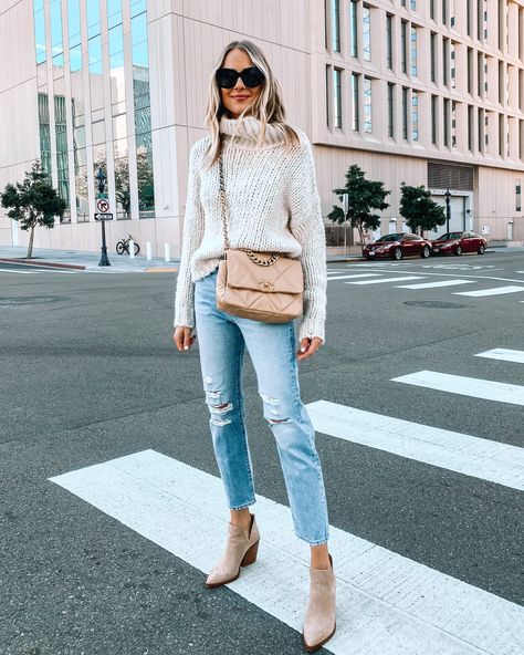 Sweater And Jeans, Thanksgiving Outfit Women, Chanel 19, Quoi Porter, Stylish Fall Outfits, Amy Jackson, Fashion Jackson, Jeans Outfits, Outfit Inspiration Fall