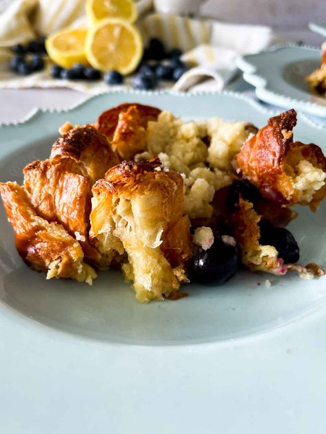 Lemon Blueberry Croissant French Toast | Baking It Beautiful Blueberry Croissant French Toast, Blueberry Croissant Bake, Blueberry Croissant, Croissant Bake, Yummy Things To Bake, Croissant French Toast, Blueberry French Toast Casserole, Delicious Breakfast Ideas, Blueberry French Toast