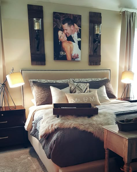 Husband Wife Room Ideas, Room Ideas For Husband And Wife, Small Couples Bedrooms, Room Ideas Husband And Wife, His And Her Bedroom Ideas Couple Decor, Married Couple Bedroom Design, Husband And Wife Room Ideas Master Bedrooms, Apartment Ideas Couples, Married Couple Bedroom Decor Ideas