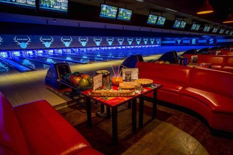 Things to do in Woodland Hills with kids. #WoodlandHills #California #MomsLA Bowling Alley Party, Woodland Hills California, Los Angeles With Kids, Ca History, San Fernando Valley, Bowling Alley, Woodland Hills, Kids Candy, How To Eat Better