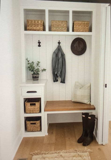 Oakstone Homes, Small Mudroom Ideas, Small Mudroom, Mud Room Entry, Mudroom Decor, Mudroom Ideas, Mud Room Storage, Mudroom Laundry, Mudroom Design