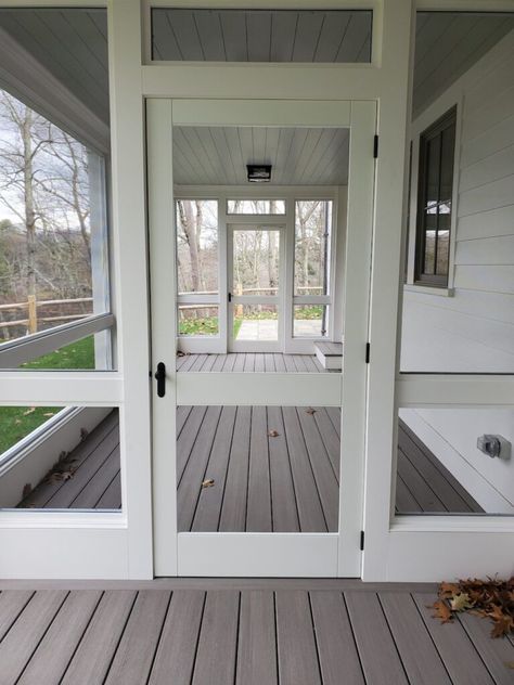 Screen Door Diy, Screened Porch Doors, Screen Door Projects, Screened In Porch Diy, Veranda Design, Porch Diy, Diy Screen Door, Screened Porch Designs, Diy Screen