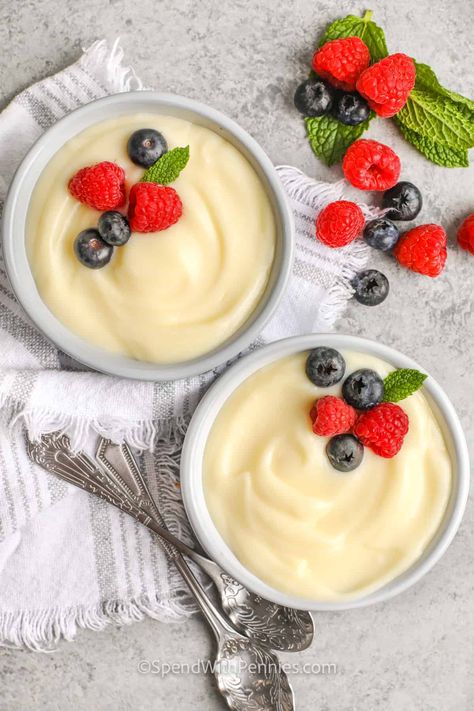 Homemade Vanilla Custard, Vanilla Custard Recipe, Custard Recipe Easy, Vanilla Pudding Recipes, Easy Custard, Easy Tiramisu Recipe, Custard Ice Cream, Custard Recipe, Homemade Custard