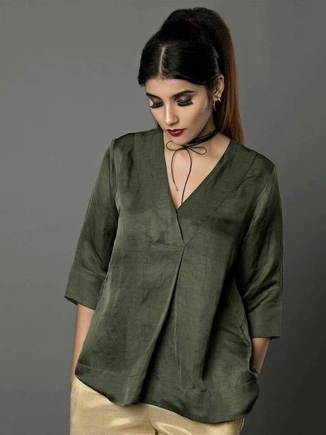 Shirt Top Designs For Women, Linen Top Ideas, Womens Top Design, Green Blouse Outfit Casual, Cotton Top Designs For Women, Cute Western Outfits Women, Short Tops For Women, Shirt Design For Women, Linen Tops Women