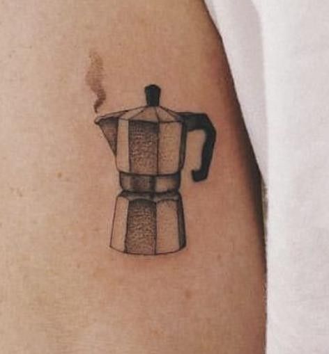 Tattoo Cafe, Italy Tattoo, Coffee Tattoo, Food Tattoos, Vegan Tattoo, Coffee Tattoos, Coffee Drawing, Fashion Italy, Poke Tattoo