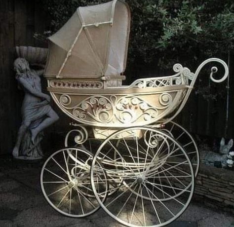 Baby carriage, circa 1900 Diy Baby Stroller, Stroller Vintage, Collage Tattoo, Vintage Stroller, Luxury Stroller, Victorian Toys, Vintage Pram, Nursery Illustration, Vintage Baby Boys