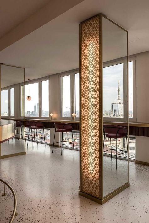 Terrazza Martini - Effebi Spa Column Wood Design, Bar Column Design, Restaurant Pillar Design, Restaurant Column Design, Columns Interior Design, Modern Columns Interior, Column Seating, Column Design Interior, Pillar Design Interior