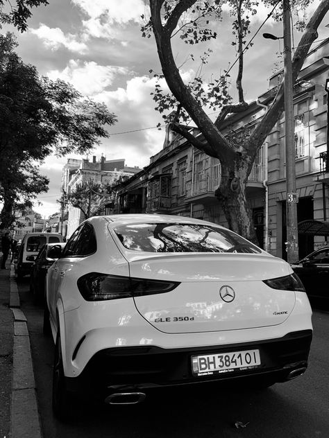 #mercedes #mercedesbenz #gle #cars #auto #blackandwhite #ukraine #odessa #aesthetic #autophotography #photo #photooftheday #photography #germany #beautifulcars #autolady Mercedes Gle Aesthetic, Mercedes Suv Gle, Mercedes Gle 350, Odessa Aesthetic, Mercedes Benz Aesthetic, Gle Mercedes, Best Suv Cars, Gle 350, Mercedes Gle