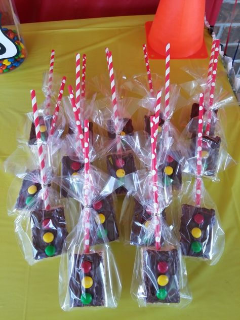 Cars Themed Treat Table, Cars Party Favors Ideas, Hot Wheels Party Favors Ideas, Race Car Favors, Cars Theme Goodie Bag Ideas, Cars Theme Birthday Party Centerpieces, Car Birthday Favors, Cars Party Centerpieces, Disney Birthday Party Favors